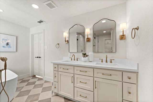 3725 Griggs Road, Houston, TX 77021