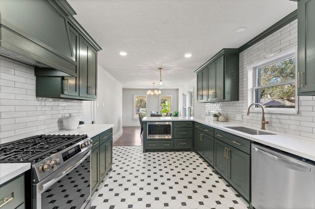 3725 Griggs Road, Houston, TX 77021