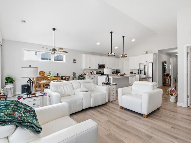 17823 Hamburg Avenue, Lakeville, MN 55044