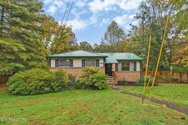 109 Wakefield Rd, Oak Ridge, TN 37830