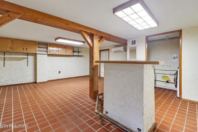 109 Wakefield Rd, Oak Ridge, TN 37830