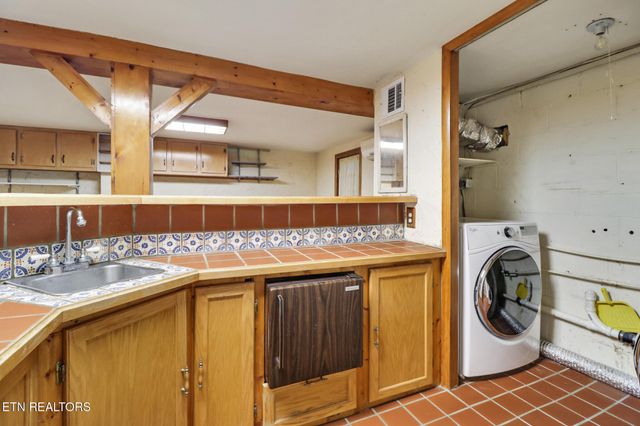 109 Wakefield Rd, Oak Ridge, TN 37830