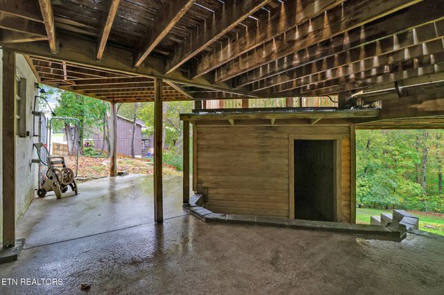 109 Wakefield Rd, Oak Ridge, TN 37830