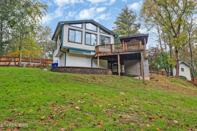 109 Wakefield Rd, Oak Ridge, TN 37830