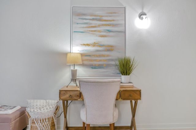 295 Lenox Avenue 203, Oakland, CA 94610