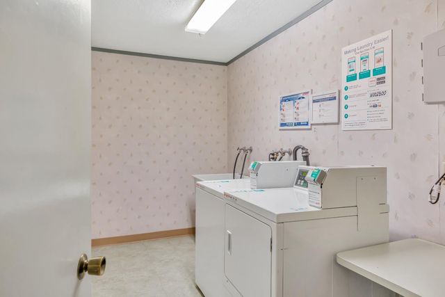 295 Lenox Avenue 203, Oakland, CA 94610