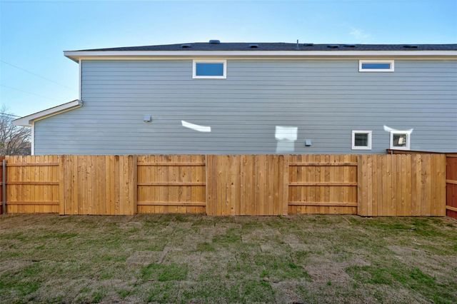 2301 Wallin Bradley DR, Round Rock, TX 78665