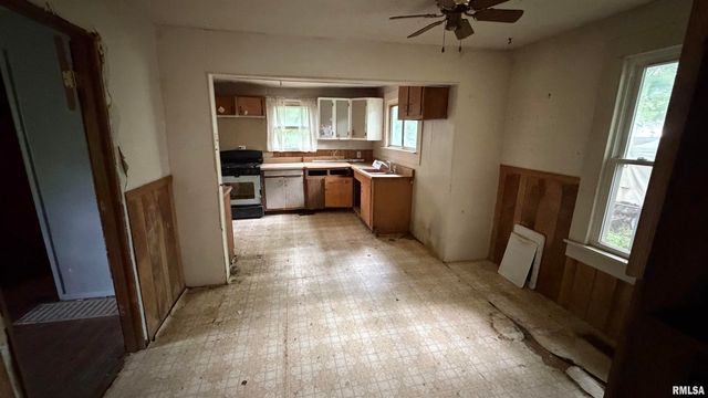 129 HAZEL Court, Creve Coeur, IL 61610