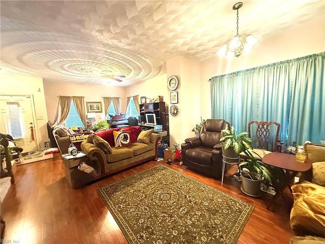 2029 Stonehurst ST, Chesapeake, VA 23324