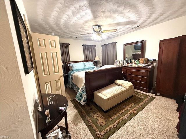 2029 Stonehurst ST, Chesapeake, VA 23324