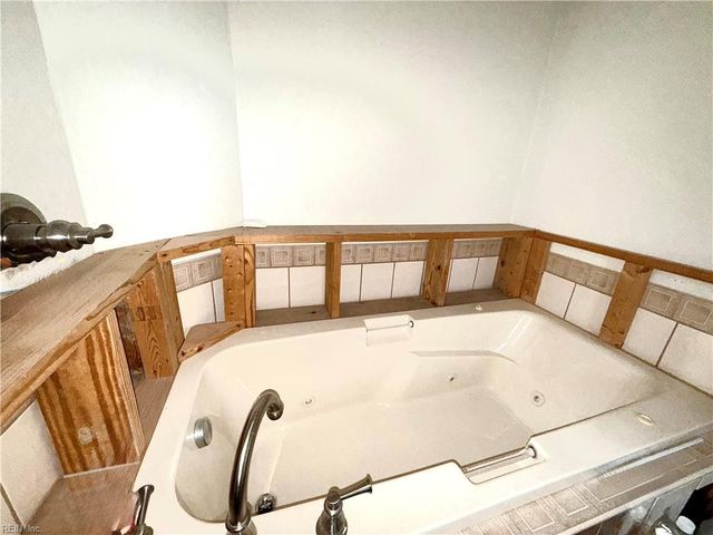 2029 Stonehurst ST, Chesapeake, VA 23324