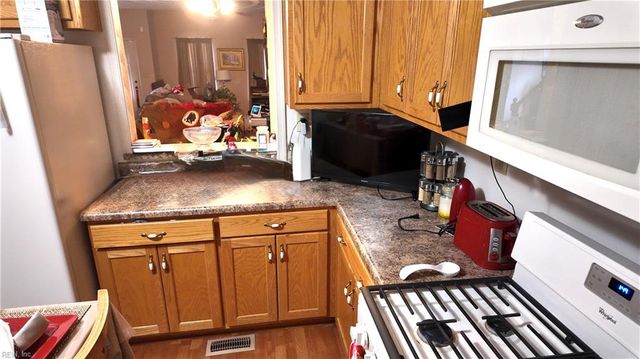 2029 Stonehurst ST, Chesapeake, VA 23324