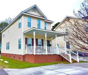 2029 Stonehurst ST, Chesapeake, VA 23324