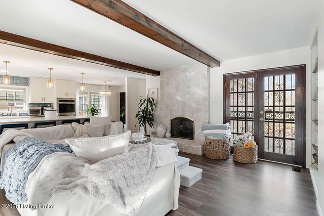 7803 Brownsboro Rd, Louisville, KY 40241