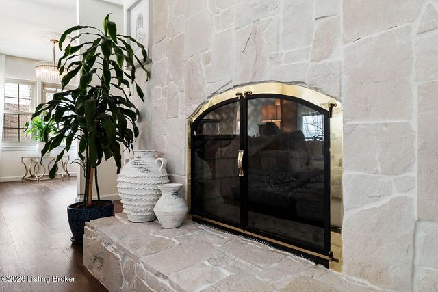 7803 Brownsboro Rd, Louisville, KY 40241