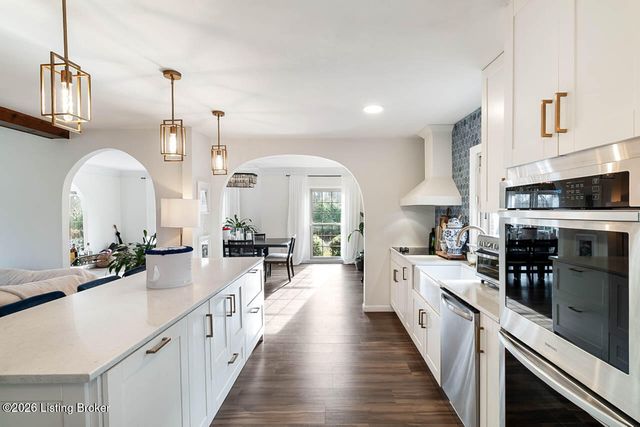 7803 Brownsboro Rd, Louisville, KY 40241