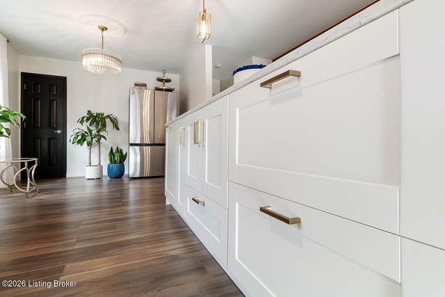 7803 Brownsboro Rd, Louisville, KY 40241