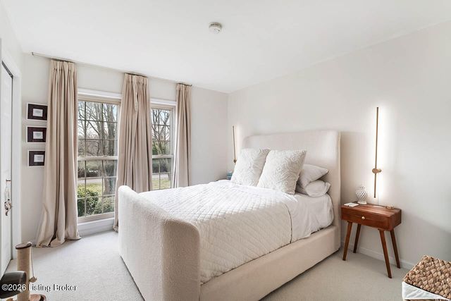 7803 Brownsboro Rd, Louisville, KY 40241