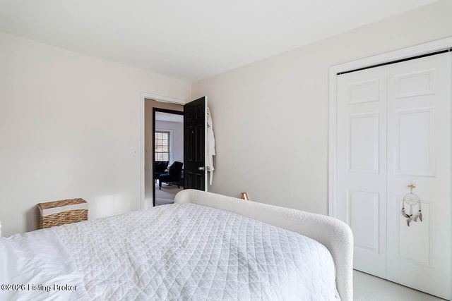 7803 Brownsboro Rd, Louisville, KY 40241