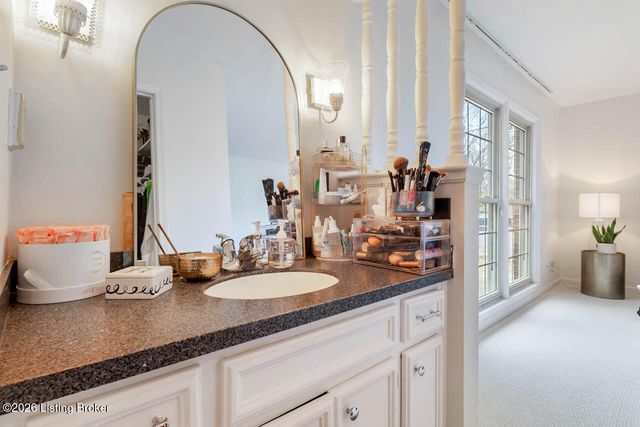 7803 Brownsboro Rd, Louisville, KY 40241