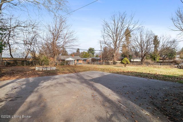 7803 Brownsboro Rd, Louisville, KY 40241