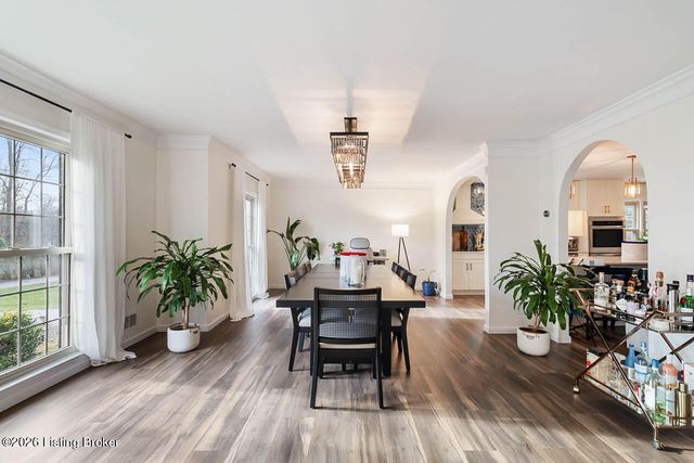 7803 Brownsboro Rd, Louisville, KY 40241