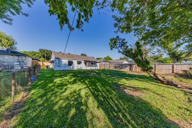 1304 Pugh Drive, Galena Park, TX 77547