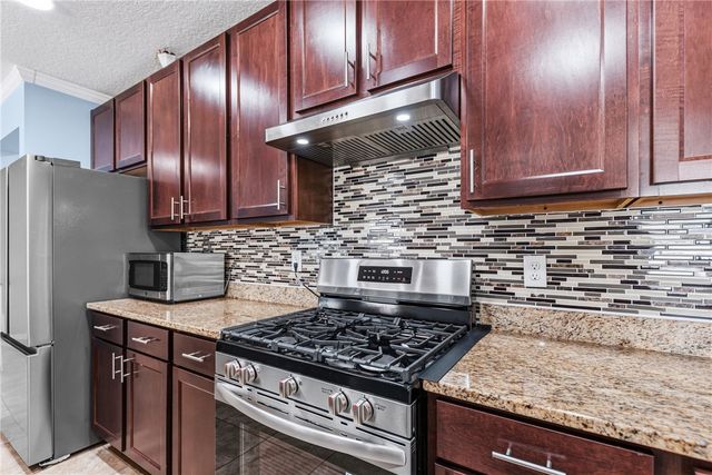 135 Walnut Way, Kingsland, GA 31548