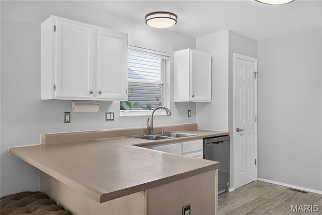 3412 Charleston Place Court, Manchester, MO 63088