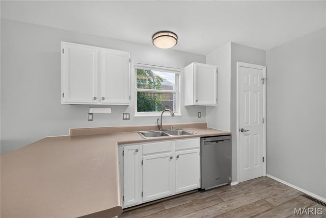3412 Charleston Place Court, Manchester, MO 63088