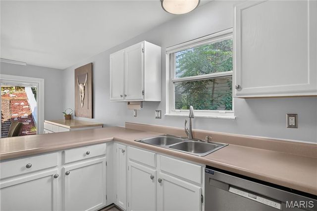 3412 Charleston Place Court, Manchester, MO 63088