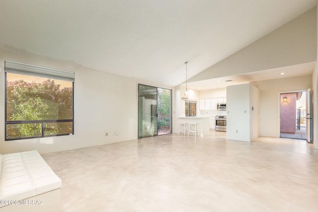 5825 N Misty Ridge Drive, Tucson, AZ 85718