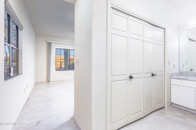 5825 N Misty Ridge Drive, Tucson, AZ 85718