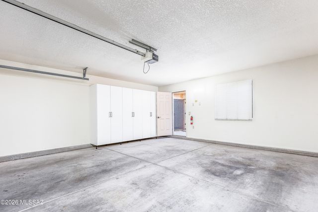 5825 N Misty Ridge Drive, Tucson, AZ 85718