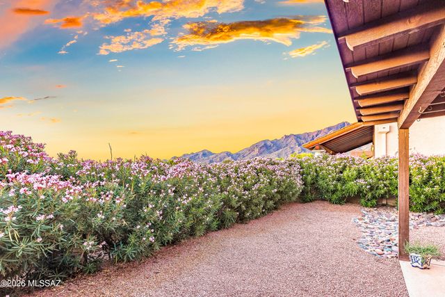 5825 N Misty Ridge Drive, Tucson, AZ 85718