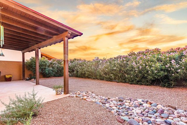 5825 N Misty Ridge Drive, Tucson, AZ 85718