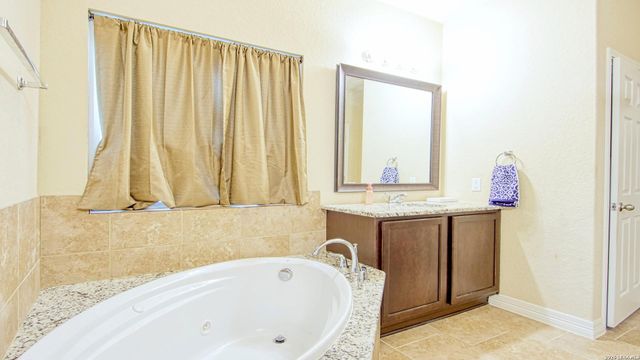 3128 BEACON GLN, Schertz, TX 78108