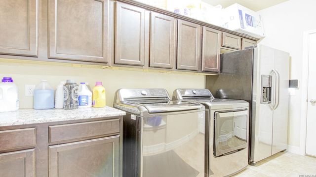 3128 BEACON GLN, Schertz, TX 78108