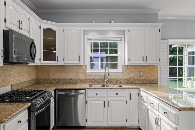 2328 Laurelton Creek Lane, Chattanooga, TN 37421