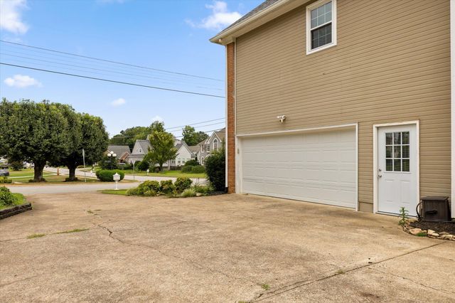 2328 Laurelton Creek Lane, Chattanooga, TN 37421