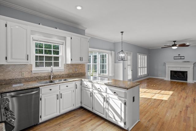 2328 Laurelton Creek Lane, Chattanooga, TN 37421