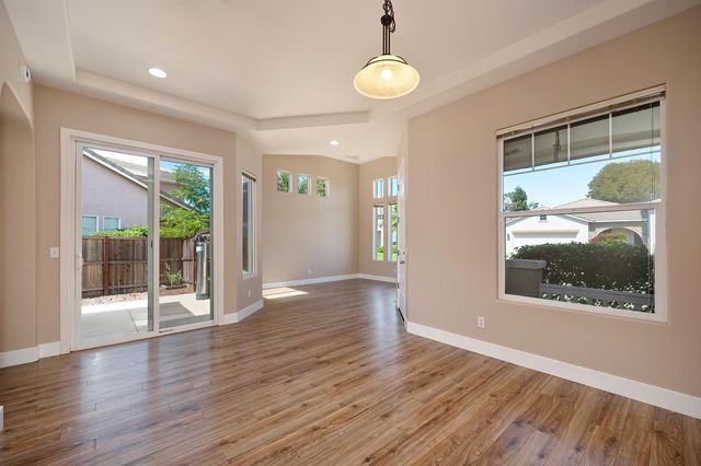 5751 Spenlow Way, Sacramento, CA 95835