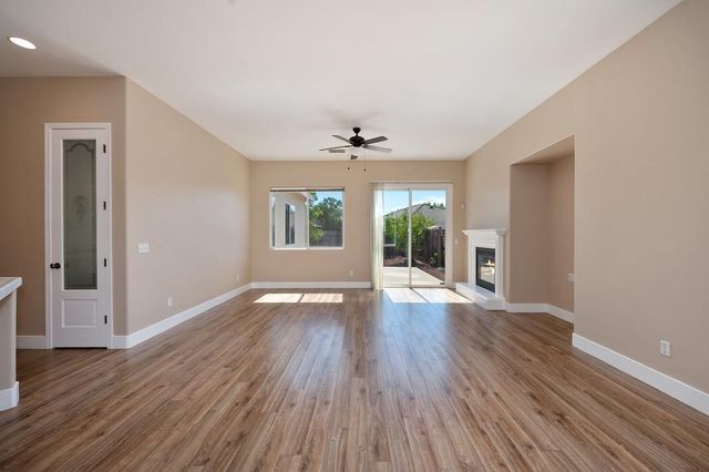 5751 Spenlow Way, Sacramento, CA 95835