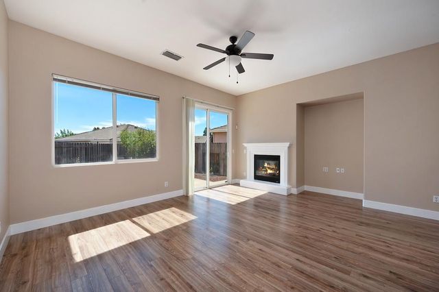 5751 Spenlow Way, Sacramento, CA 95835