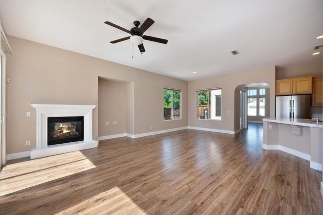 5751 Spenlow Way, Sacramento, CA 95835