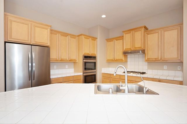 5751 Spenlow Way, Sacramento, CA 95835