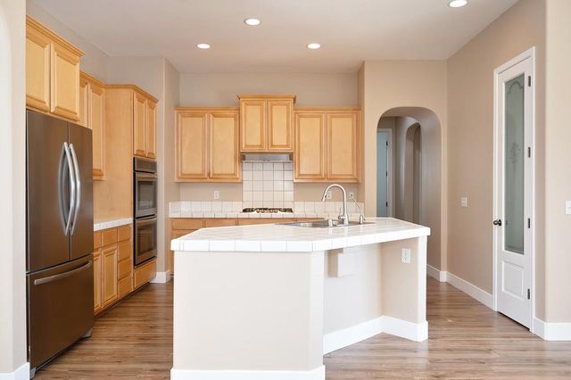 5751 Spenlow Way, Sacramento, CA 95835