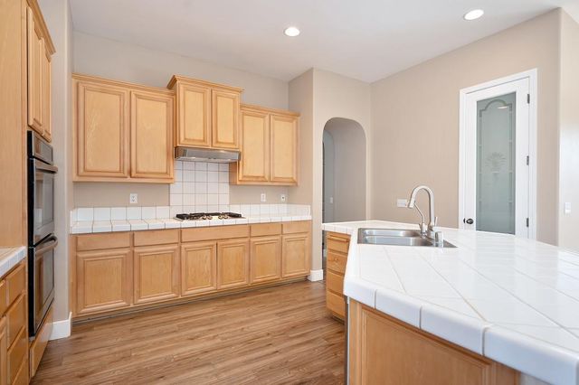 5751 Spenlow Way, Sacramento, CA 95835