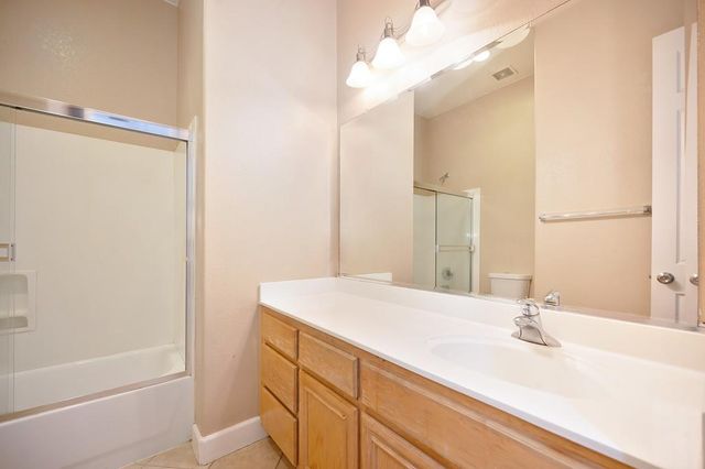 5751 Spenlow Way, Sacramento, CA 95835