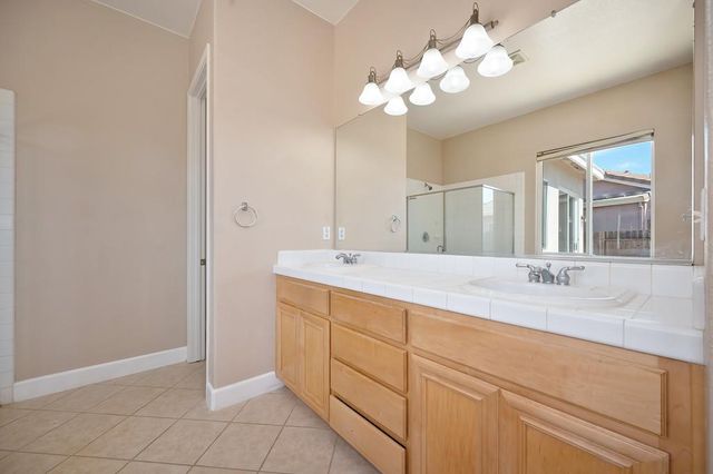5751 Spenlow Way, Sacramento, CA 95835